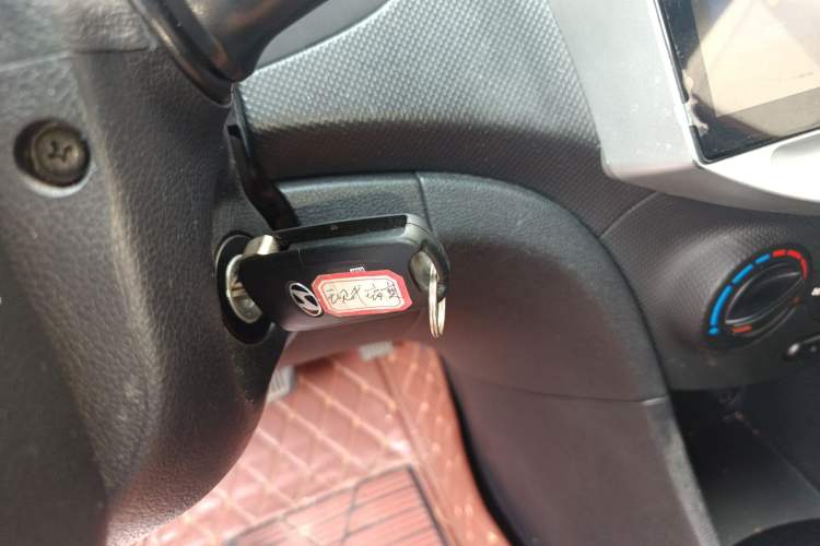 Used Hyundai Verna Ray 2016 1.4L Automatic Leading-Edge GLX Interior 1