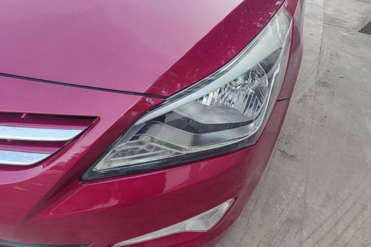 Used Hyundai Verna Ray 2016 1.4L Automatic Leading-Edge GLX Left Front Headlight