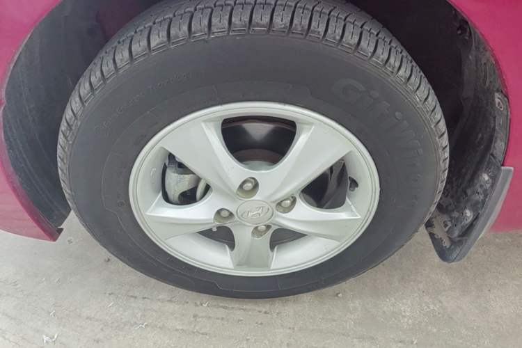 Used Hyundai Verna Ray 2016 1.4L Automatic Leading-Edge GLX Left Front Wheel Hub
