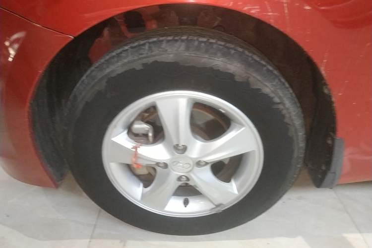 Used Hyundai Verna Ray 2016 1.4L Automatic Leading-Edge GLX Left Front Wheel Hub