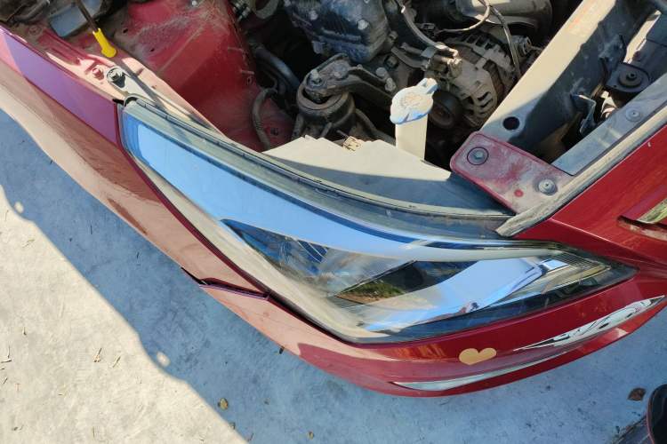 Used Hyundai Verna Ray 2016 1.4L Automatic Leading-Edge GLX Right Front Headlight