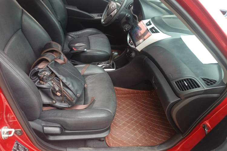Used Hyundai Verna Ray 2016 1.4L Automatic Leading-Edge GLX Right Front Seat