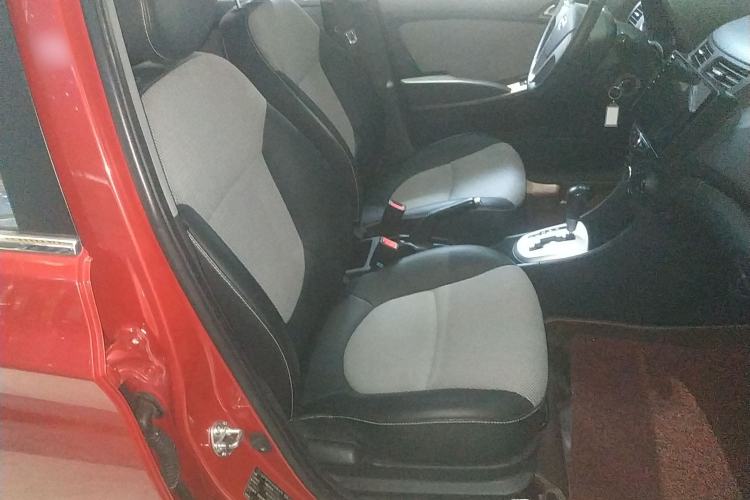 Used Hyundai Verna Ray 2016 1.4L Automatic Leading-Edge GLX Right Front Seat