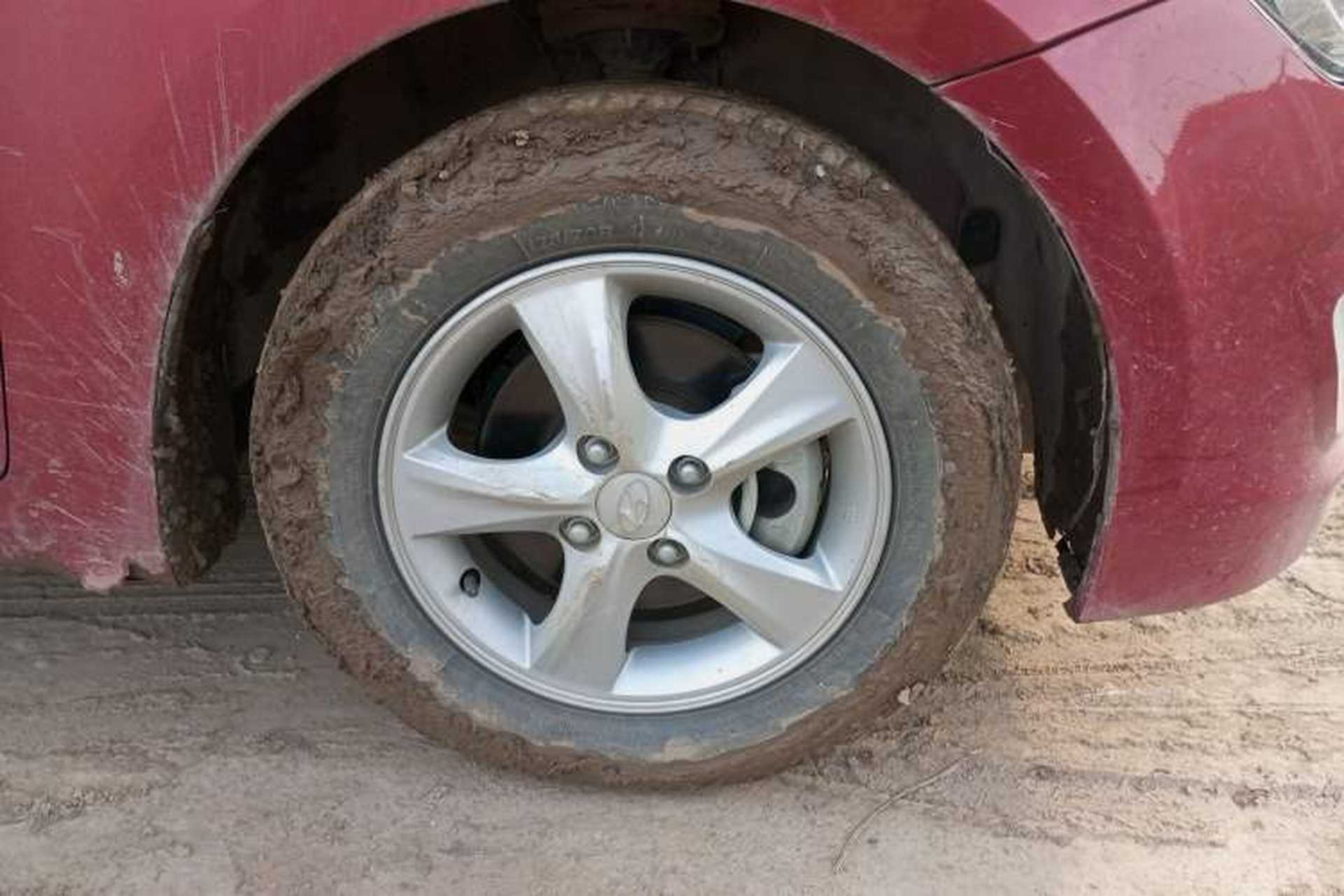 Used Hyundai Verna Ray 2016 1.4L Automatic Leading-Edge GLX Right Front Wheel Hub