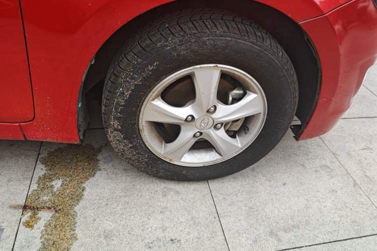 Used Hyundai Verna Ray 2016 1.4L Automatic Leading-Edge GLX Right Front Wheel Hub