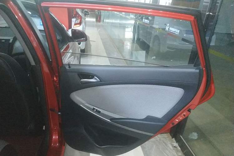 Used Hyundai Verna Ray 2016 1.4L Automatic Leading-Edge GLX Right Rear Door Interior