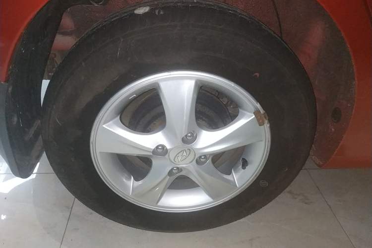 Used Hyundai Verna Ray 2016 1.4L Automatic Leading-Edge GLX Right Rear Wheel Hub