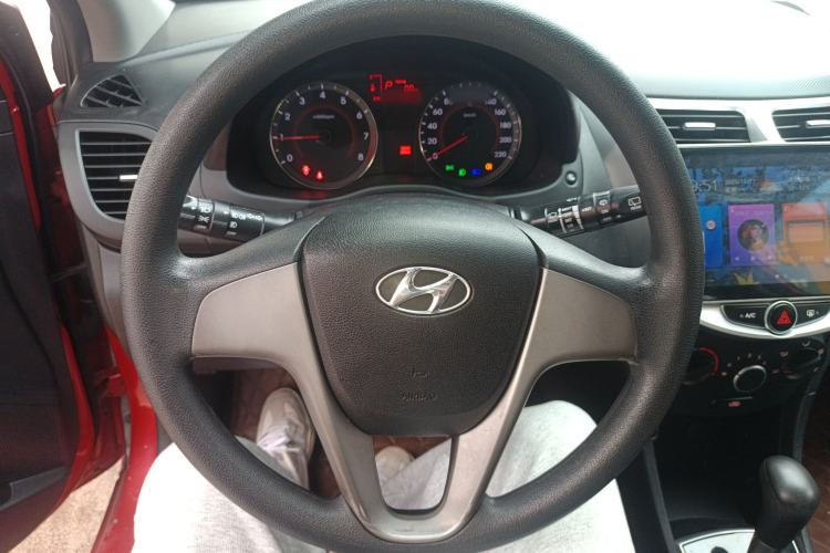 Used Hyundai Verna Ray 2016 1.4L Automatic Leading-Edge GLX Steering Wheel