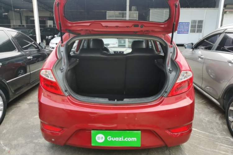 Used Hyundai Verna Ray 2016 1.4L Automatic Leading-Edge GLX Trunk