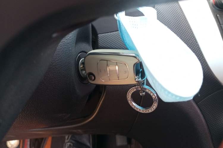 Used Hyundai Verna Ray 2016 1.4L Automatic Leading-Edge GLX Vehicle Key