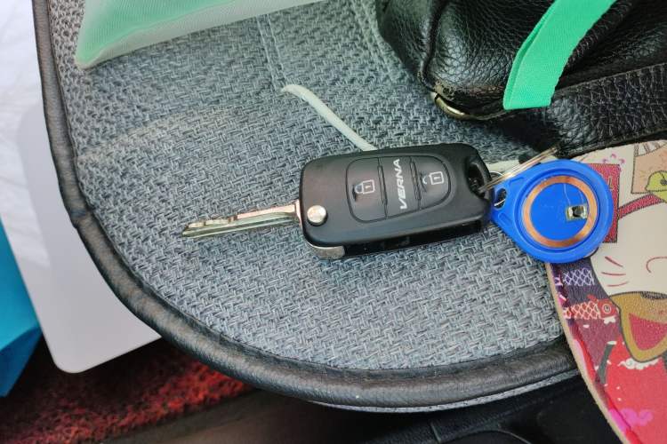 Used Hyundai Verna Ray 2016 1.4L Automatic Leading-Edge GLX Vehicle Key