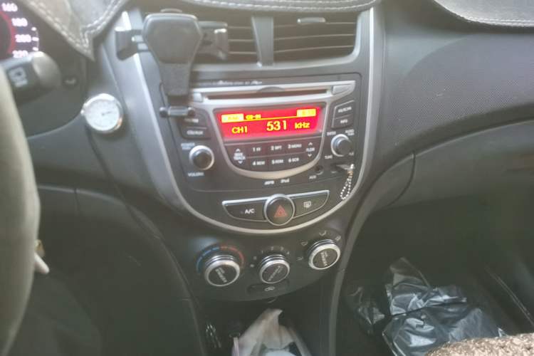 Used Hyundai Verna Ray 2016 1.4L Manual Leading GLX Model Audio And AC Panel
