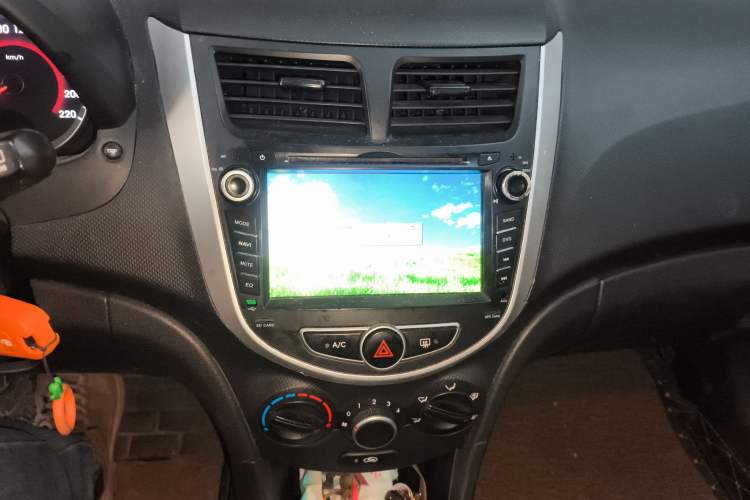Used Hyundai Verna Ray 2016 1.4L Automatic Leading-Edge GLX Audio And AC Panel