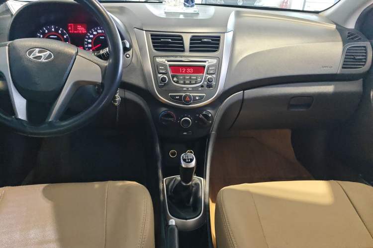 Used Hyundai Verna Ray 2016 1.4L Manual Leading GLX Model Audio And AC Panel