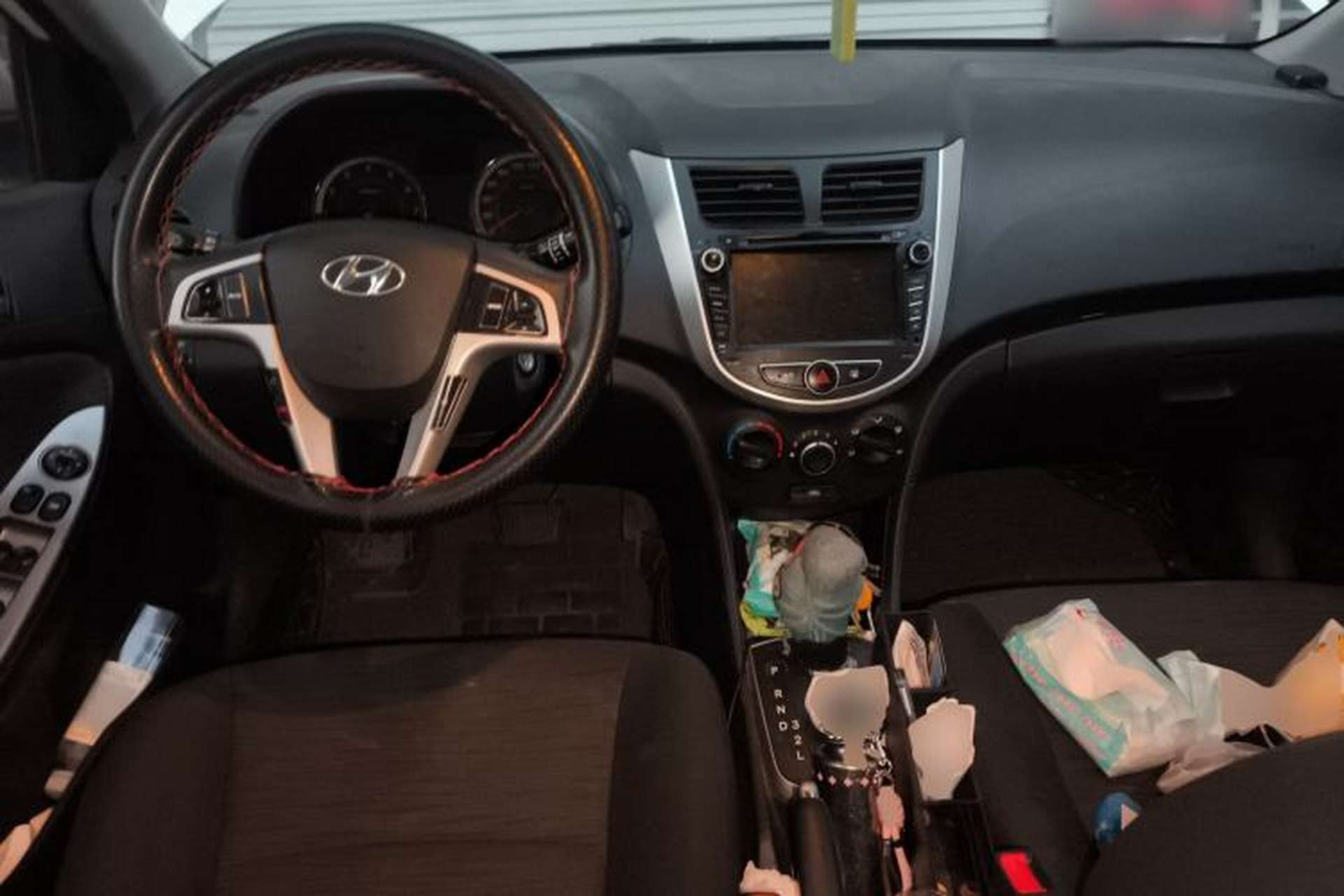 Used Hyundai Verna Ray 2016 1.4L Automatic Leading-Edge GLX Center Console