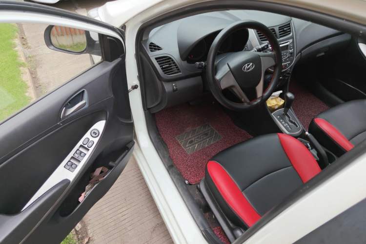 Used Hyundai Verna Ray 2016 1.4L Automatic Leading-Edge GLX Driver Seat