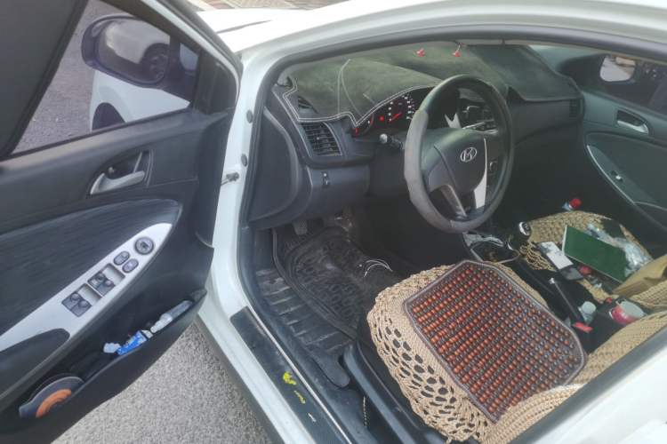 Used Hyundai Verna Ray 2016 1.4L Manual Leading GLX Model Driver Seat