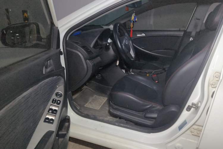 Used Hyundai Verna Ray 2016 1.4L Automatic Flagship TOP Driver Seat