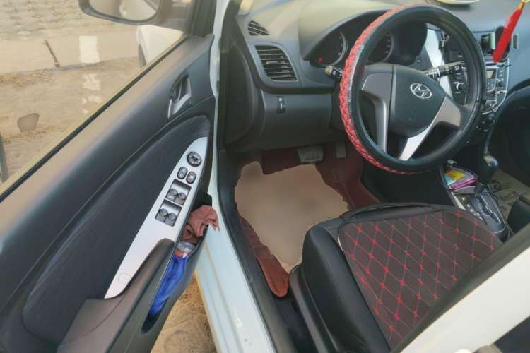 Used Hyundai Verna Ray 2016 1.4L Automatic Leading-Edge GLX Driver Seat