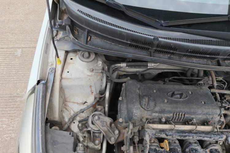 Used Hyundai Verna Ray 2016 1.4L Automatic Leading-Edge GLX Engine Bay Right