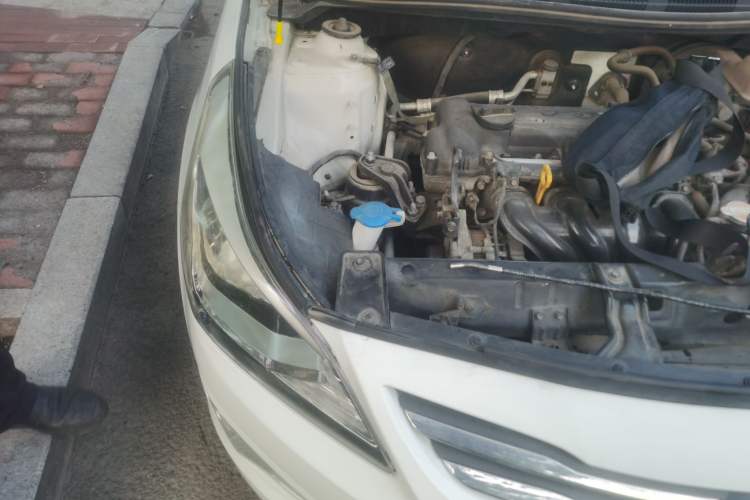 Used Hyundai Verna Ray 2016 1.4L Manual Leading GLX Model Engine Bay Right