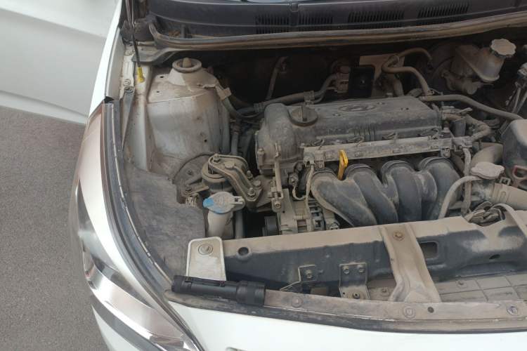 Used Hyundai Verna Ray 2016 1.4L Automatic Leading-Edge GLX Engine Bay Right