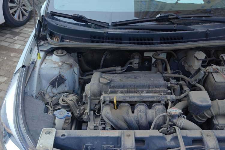Used Hyundai Verna Ray 2016 1.4L Manual Leading GLX Model Engine Bay Right