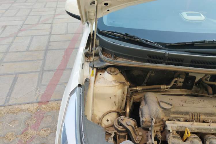 Used Hyundai Verna Ray 2016 1.4L Automatic Leading-Edge GLX Engine Bay Right