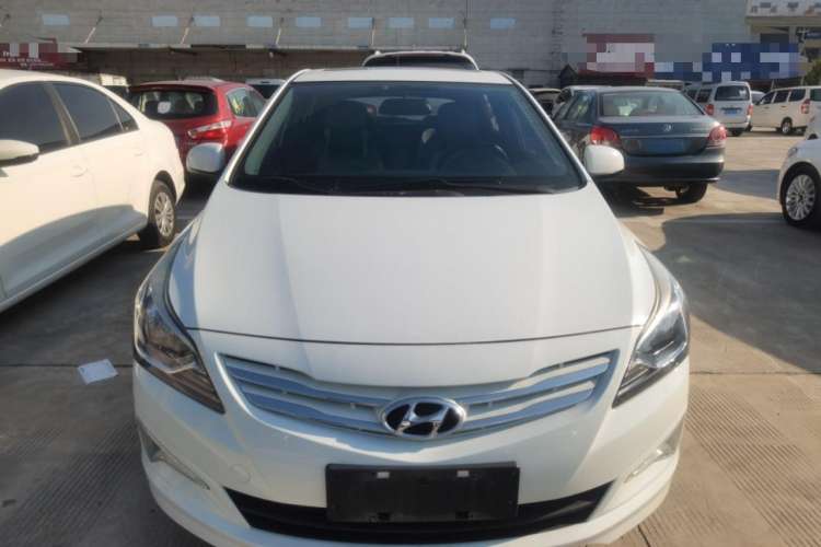 Used Hyundai Verna Ray 2016 1.4L Automatic Leading-Edge GLX Exterior 1