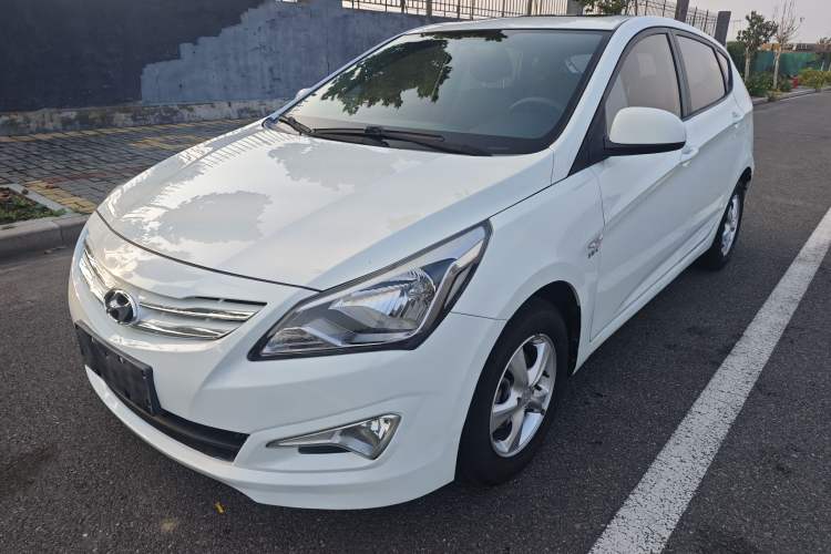 Used Hyundai Verna Ray 2016 1.4L Automatic Leading-Edge GLX Exterior 1
