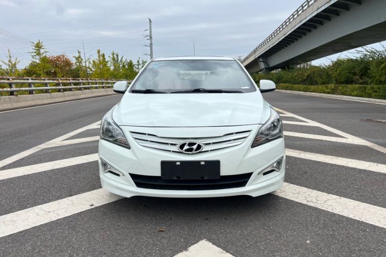Used Hyundai Verna Ray 2016 1.4L Automatic Leading-Edge GLX Exterior 1