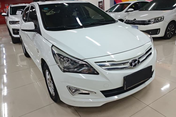 Used Hyundai Verna Ray 2016 1.4L Automatic Leading-Edge GLX Exterior 2