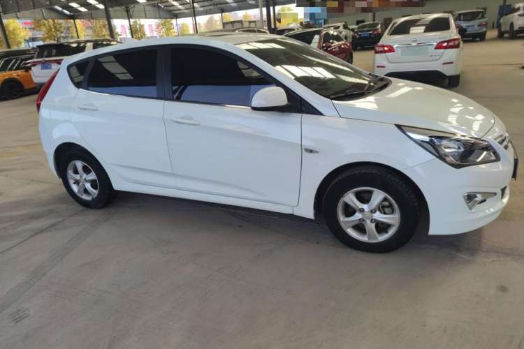 Used Hyundai Verna Ray 2016 1.4L Automatic Leading-Edge GLX Exterior 2