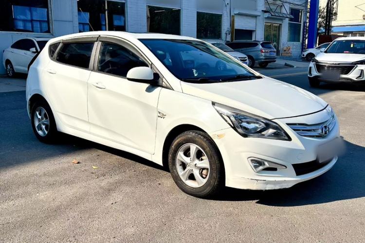 Used Hyundai Verna Ray 2016 1.4L Automatic Leading-Edge GLX Exterior 2
