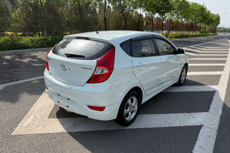 Used Hyundai Verna Ray 2016 1.4L Automatic Leading-Edge GLX Exterior 2