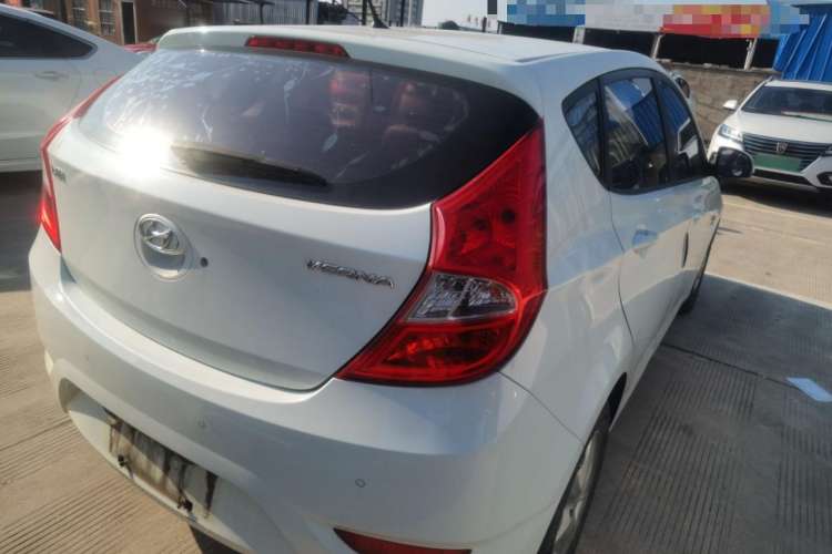 Used Hyundai Verna Ray 2016 1.4L Automatic Leading-Edge GLX Exterior 3