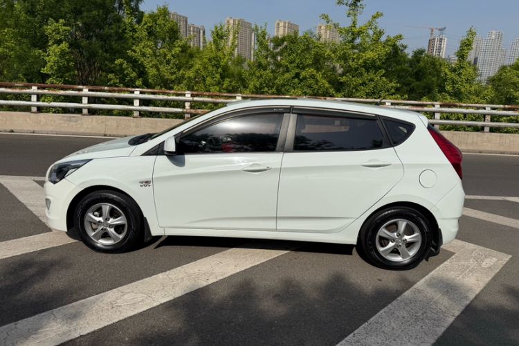 Used Hyundai Verna Ray 2016 1.4L Automatic Leading-Edge GLX Exterior 3