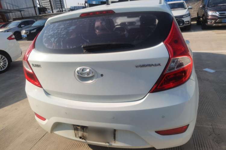 Used Hyundai Verna Ray 2016 1.4L Automatic Leading-Edge GLX Exterior 4