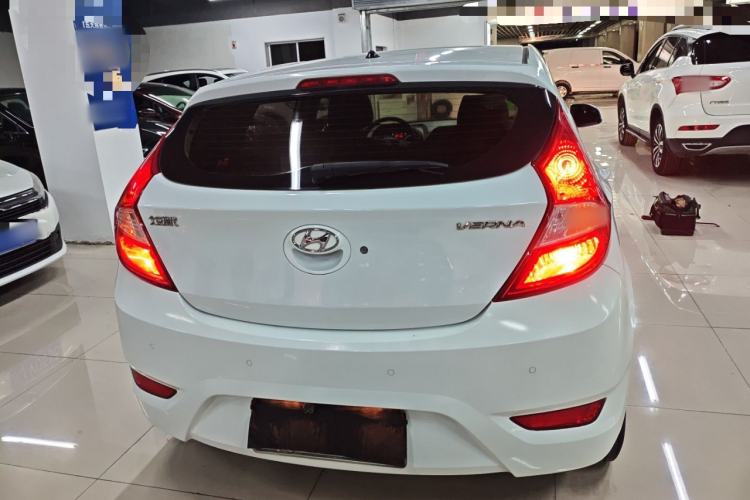 Used Hyundai Verna Ray 2016 1.4L Automatic Leading-Edge GLX Exterior 4