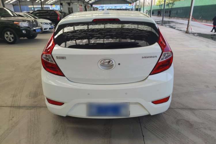 Used Hyundai Verna Ray 2016 1.4L Automatic Leading-Edge GLX Exterior 4