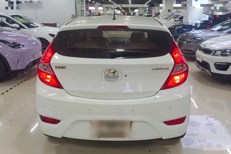 Used Hyundai Verna Ray 2016 1.4L Automatic Leading-Edge GLX Exterior 4