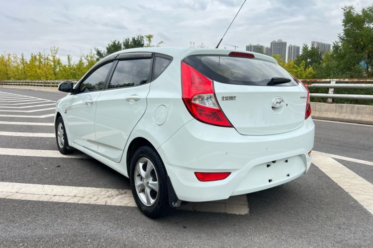 Used Hyundai Verna Ray 2016 1.4L Automatic Leading-Edge GLX Exterior 4