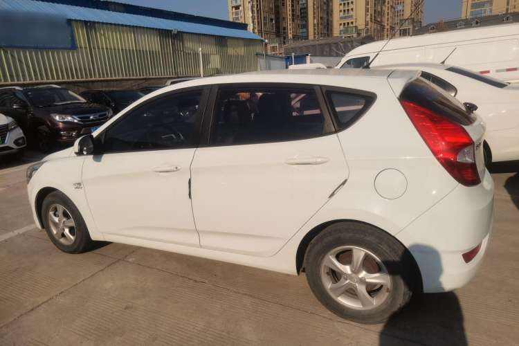Used Hyundai Verna Ray 2016 1.4L Automatic Leading-Edge GLX Exterior 5
