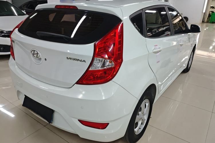 Used Hyundai Verna Ray 2016 1.4L Automatic Leading-Edge GLX Exterior 5