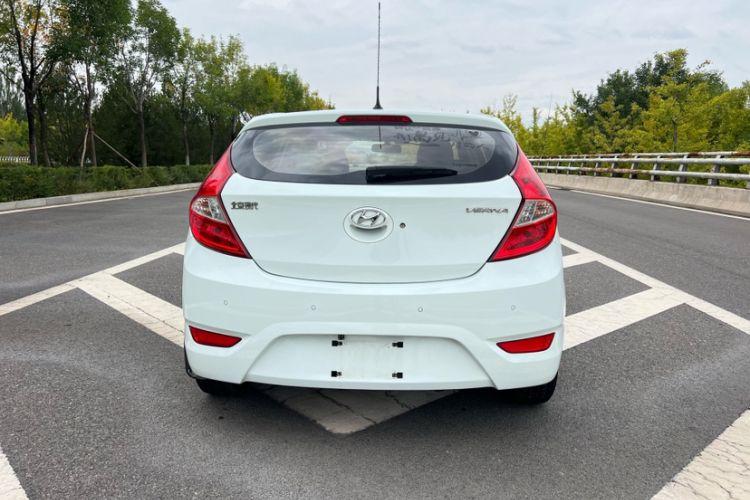 Used Hyundai Verna Ray 2016 1.4L Automatic Leading-Edge GLX Exterior 5