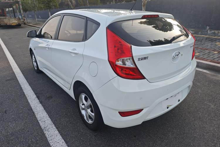 Used Hyundai Verna Ray 2016 1.4L Automatic Leading-Edge GLX Exterior 6