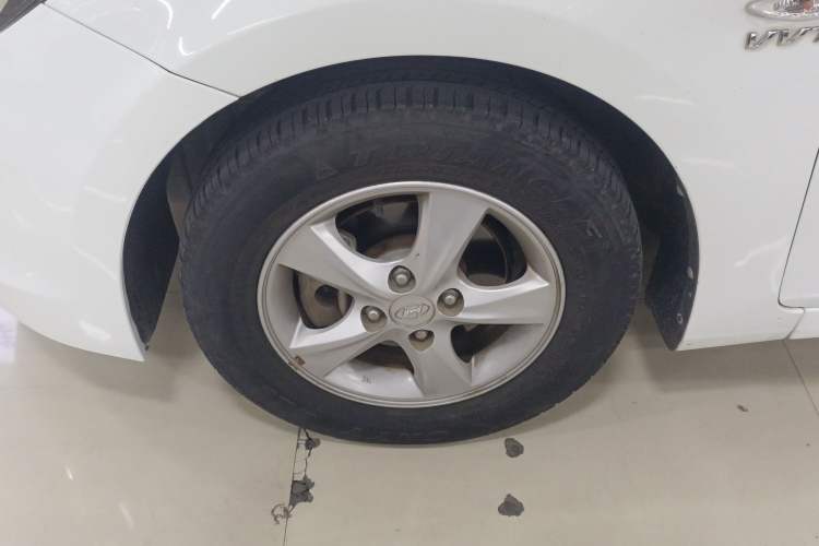 Used Hyundai Verna Ray 2016 1.4L Automatic Leading-Edge GLX Exterior 7