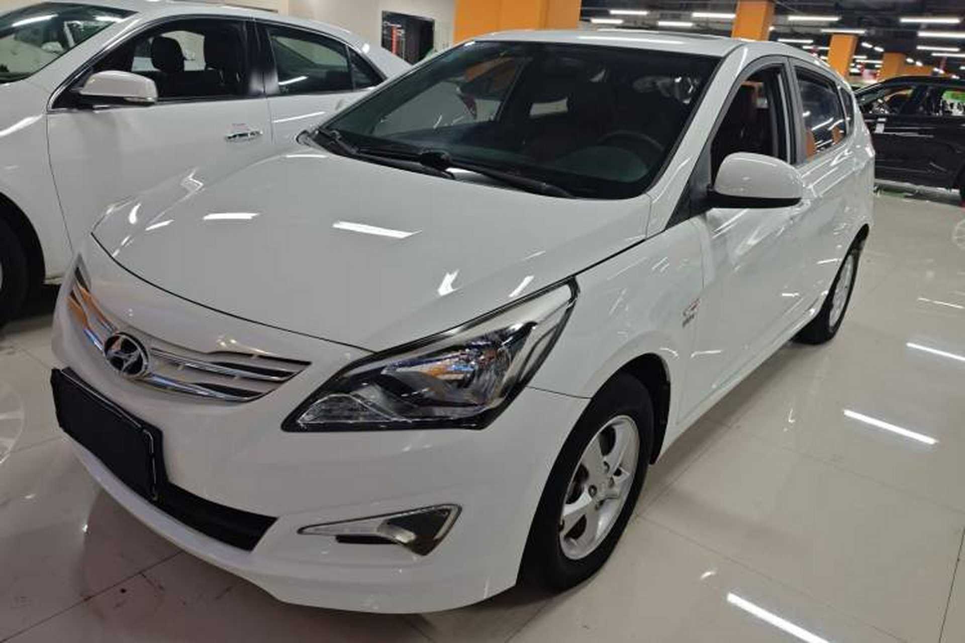 Used Hyundai Verna Ray 2016 1.4L Automatic Leading-Edge GLX Front Left 45 Deg