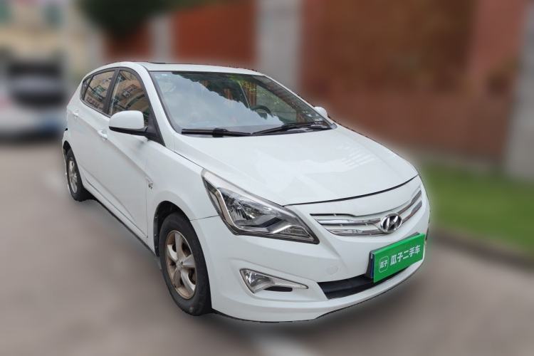 Used Hyundai Verna Ray 2016 1.4L Automatic Leading-Edge GLX Front Right 45 Deg