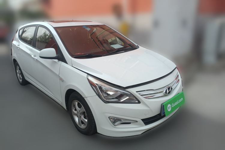 Used Hyundai Verna Ray 2016 1.4L Automatic Leading-Edge GLX Front Right 45 Deg